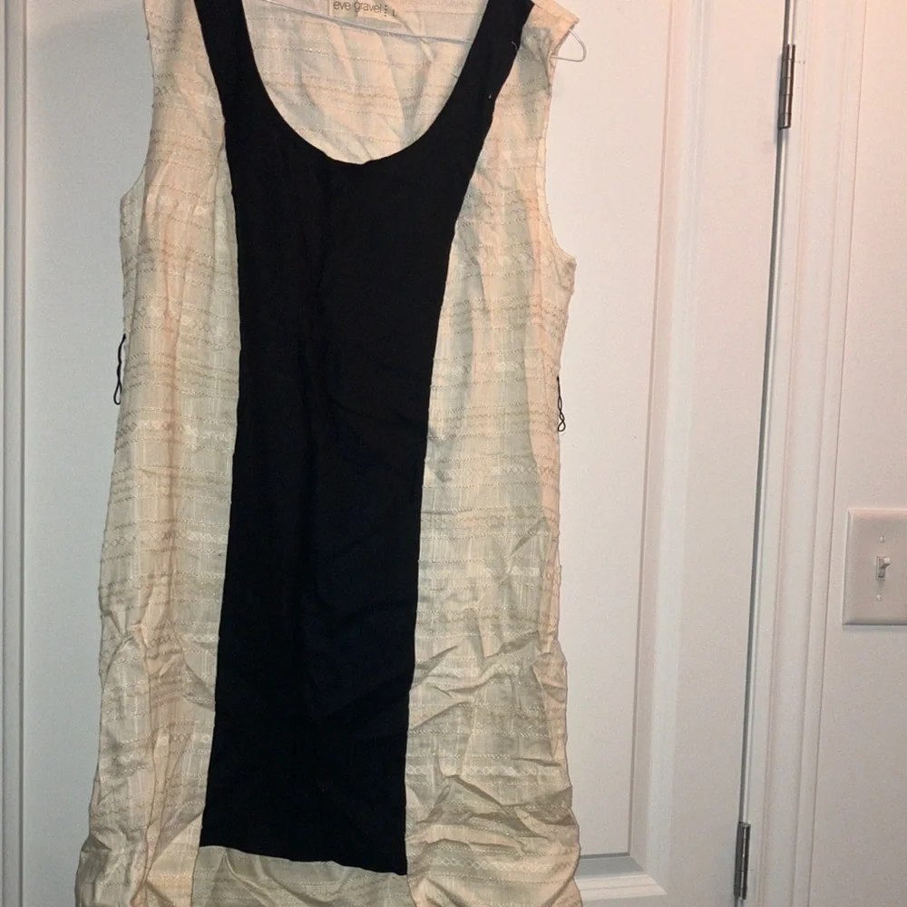 Eve Gravel Elegant Black and Cream Dress - Picture 5 of 12